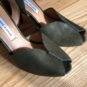 Olive green leather peep toe sling back heels 7.5